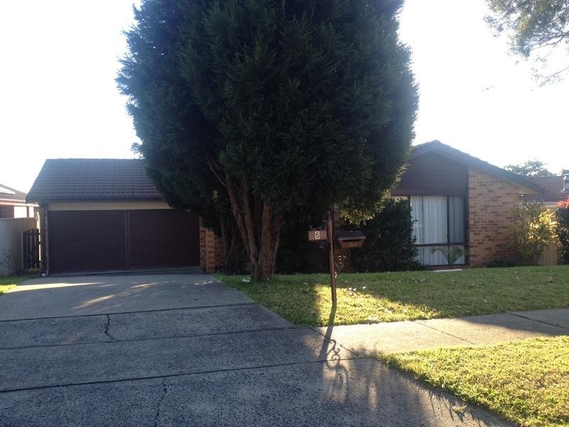 5 Icarus Pl, Quakers Hill NSW 2763