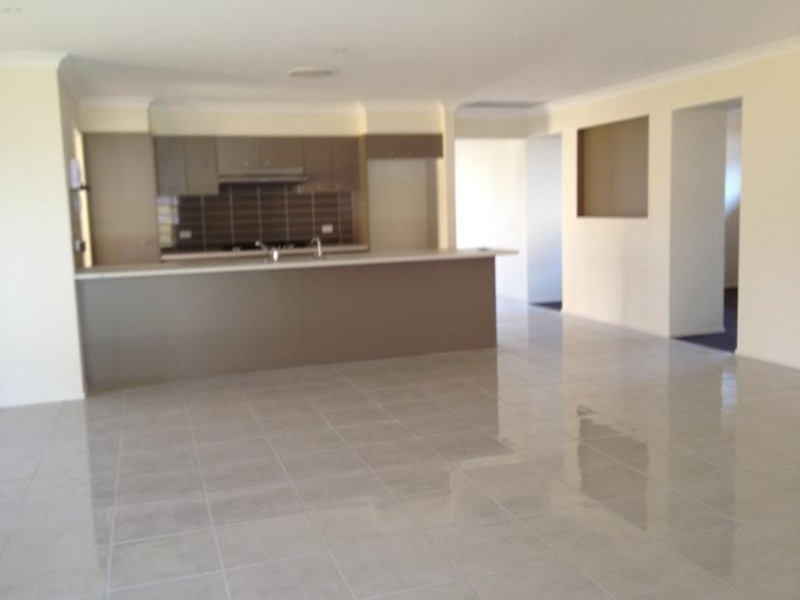 4 Thornbury Ave, Stanhope Gardens NSW 2768