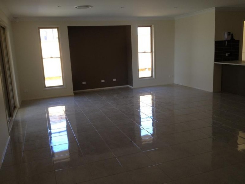 4 Thornbury Ave, Stanhope Gardens NSW 2768