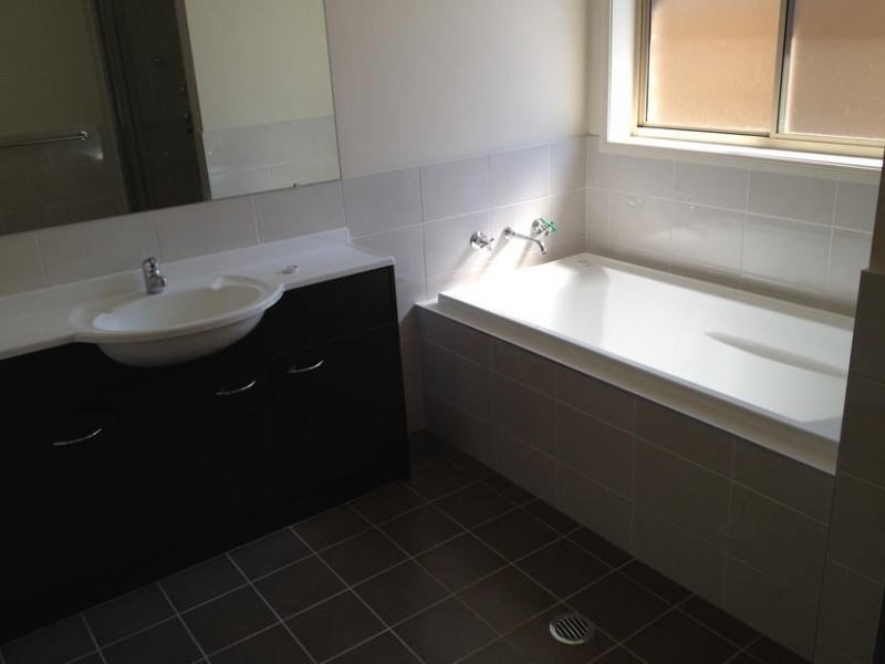 4 Thornbury Ave, Stanhope Gardens NSW 2768