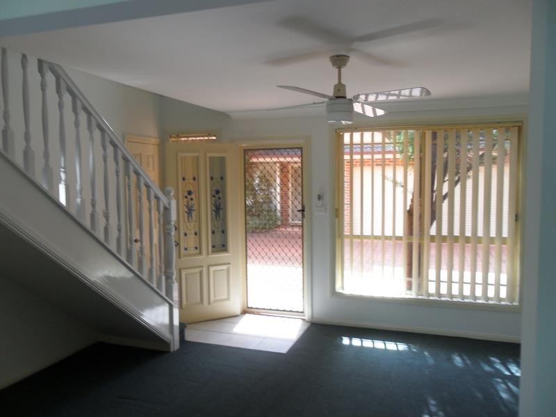 9/16 Hillcrest Rd, Quakers Hill NSW 2763