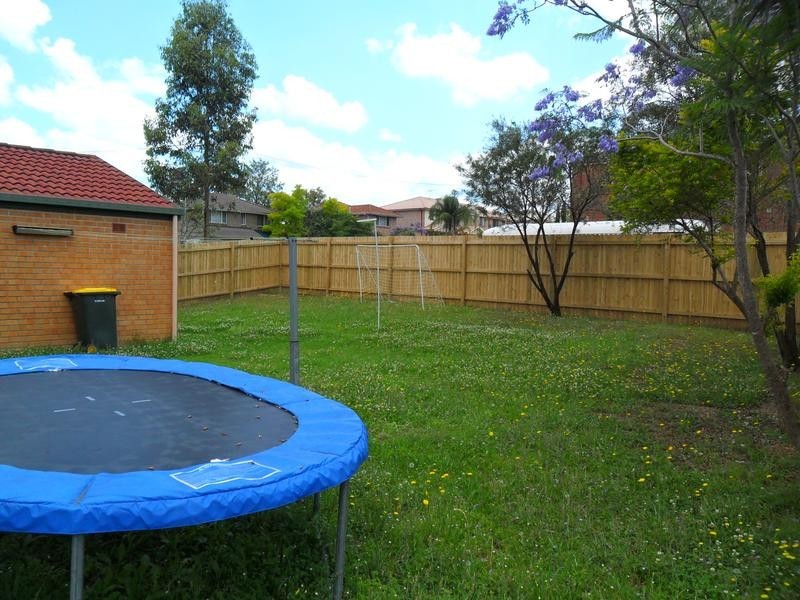 41 Hillcrest Rd, Quakers Hill NSW 2763