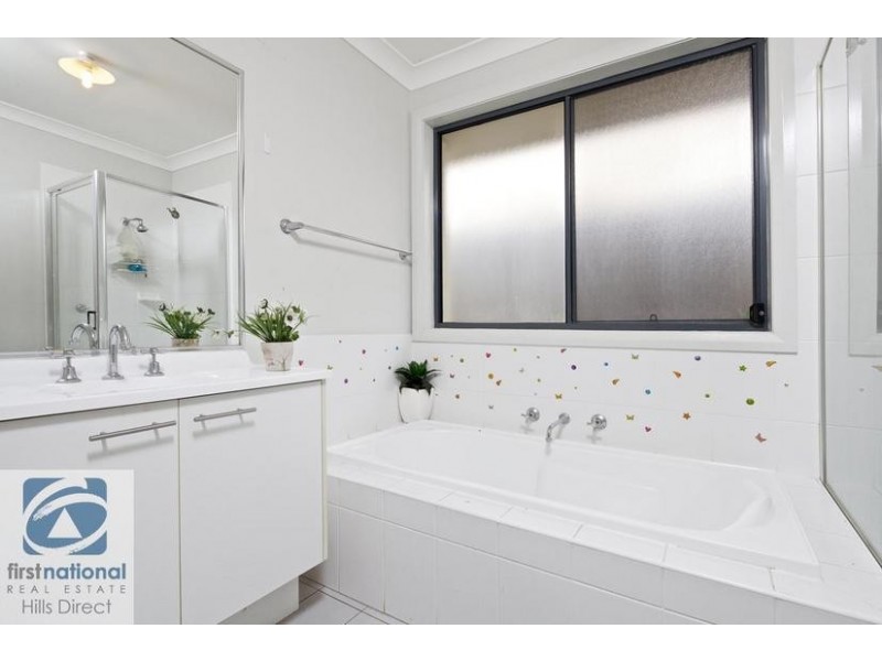 8 Aylsford Street, Stanhope Gardens NSW 2768