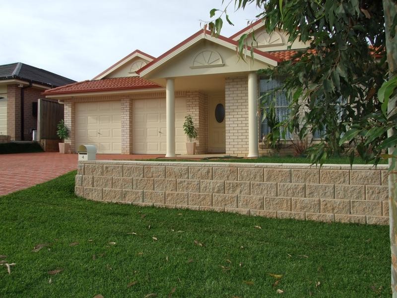 4 Hartfield St, Stanhope Gardens NSW 2768