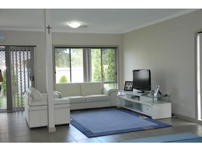 57 Folkestone Tce, Stanhope Gardens NSW 2768