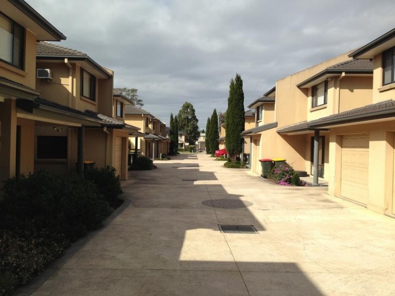 7/32 Douglas Road, Quakers Hill NSW 2763