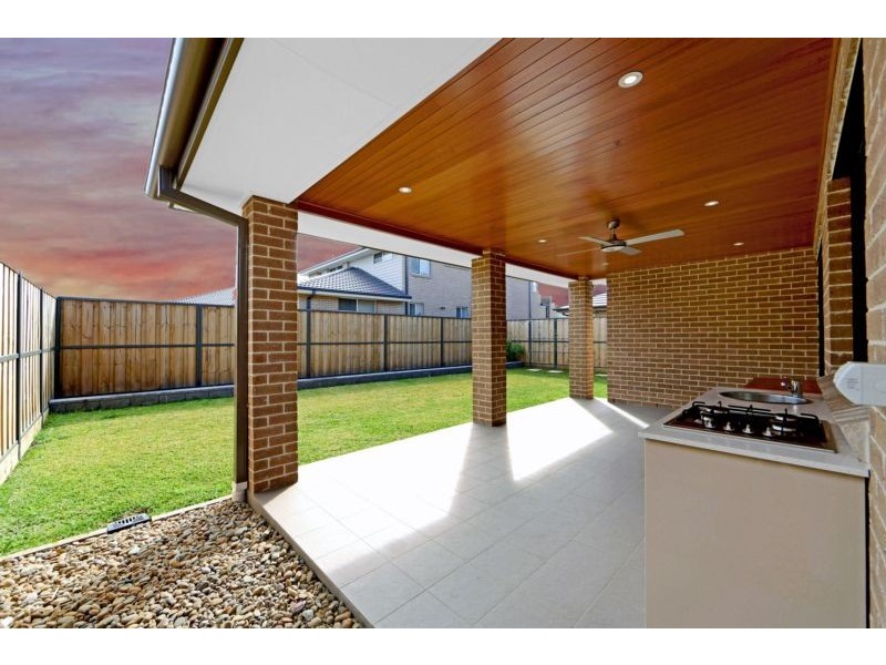 11 Waterfall Boulevard, The Ponds NSW 2769