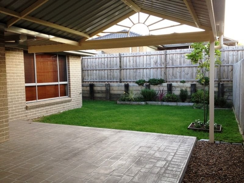 12 Adelong Parade, The Ponds NSW 2769