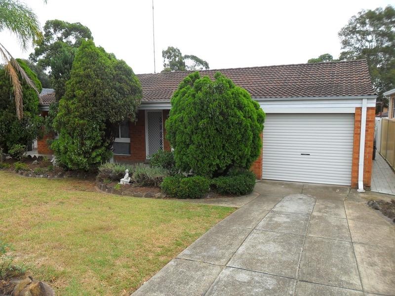 6 Penn Cres, Quakers Hill NSW 2763