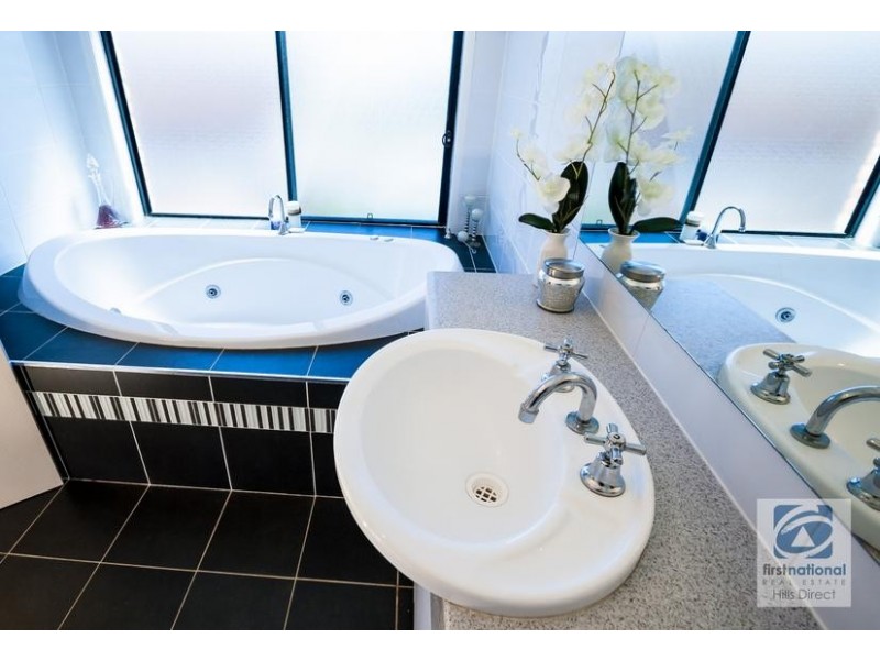 15 Tanzanite Street, Quakers Hill NSW 2763