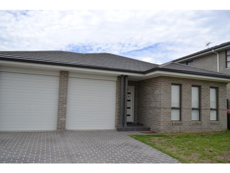 32 wakely Ave, The Ponds NSW 2769