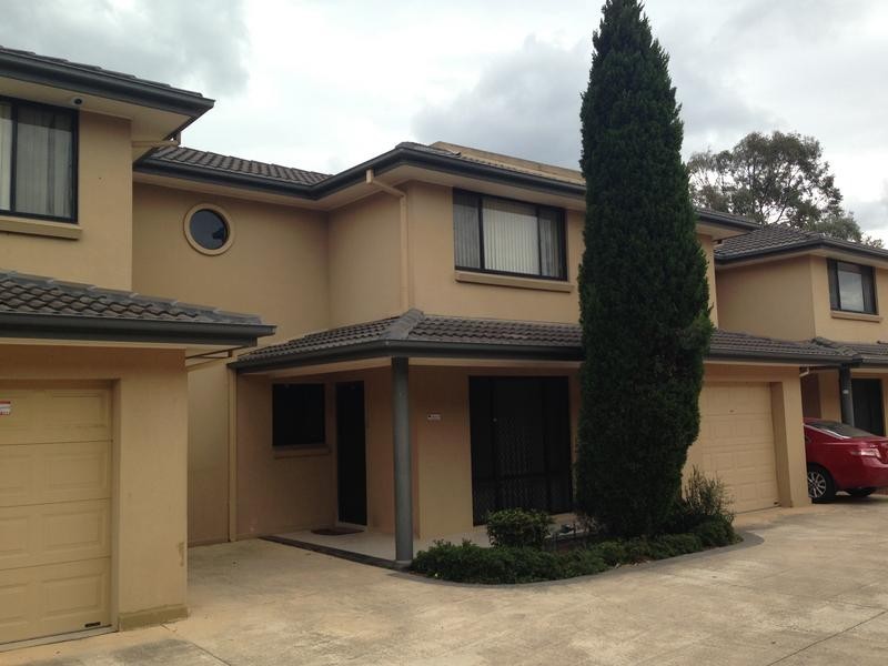 12/32 Douglas Road, Quakers Hill NSW 2763