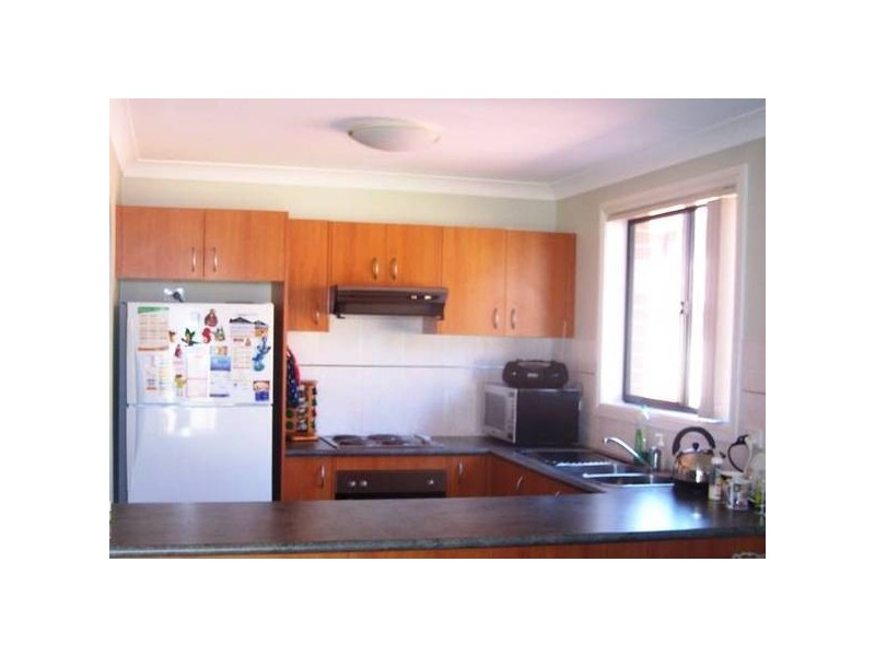 2/10 Lovegrove Drive, Quakers Hill NSW 2763