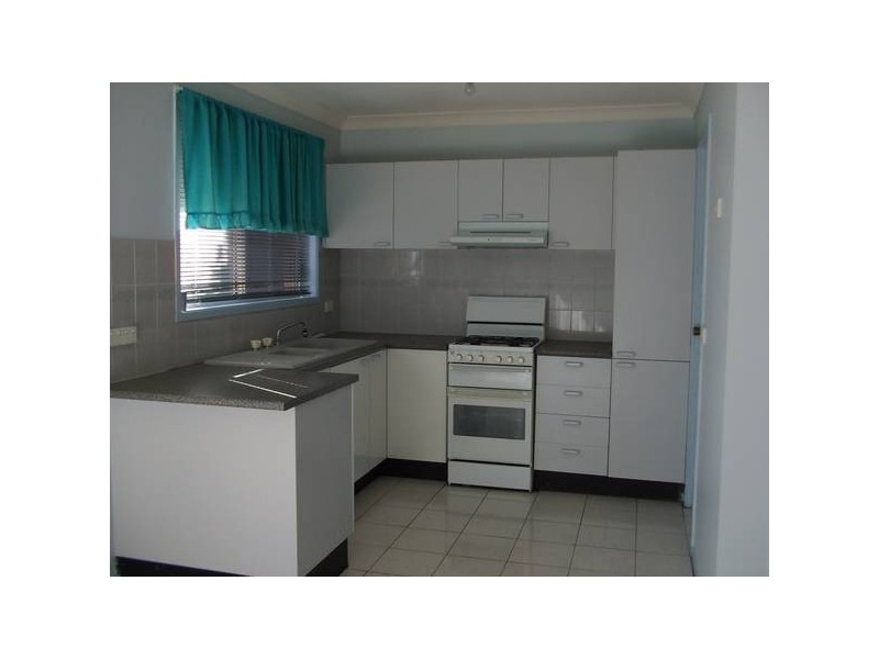 11 KASHMIR AVENUE, Quakers Hill NSW 2763