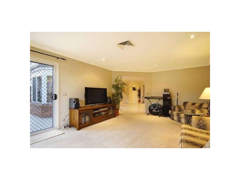 40 Perkins Drive, Kellyville NSW 2155