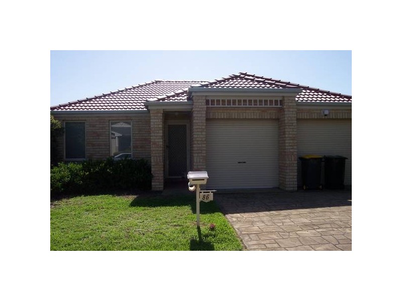 86 ZAMMIT AVE, Quakers Hill NSW 2763