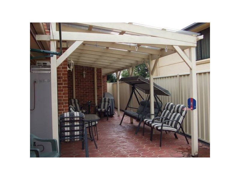 1 DUNGARA CRES, Stanhope Gardens NSW 2768