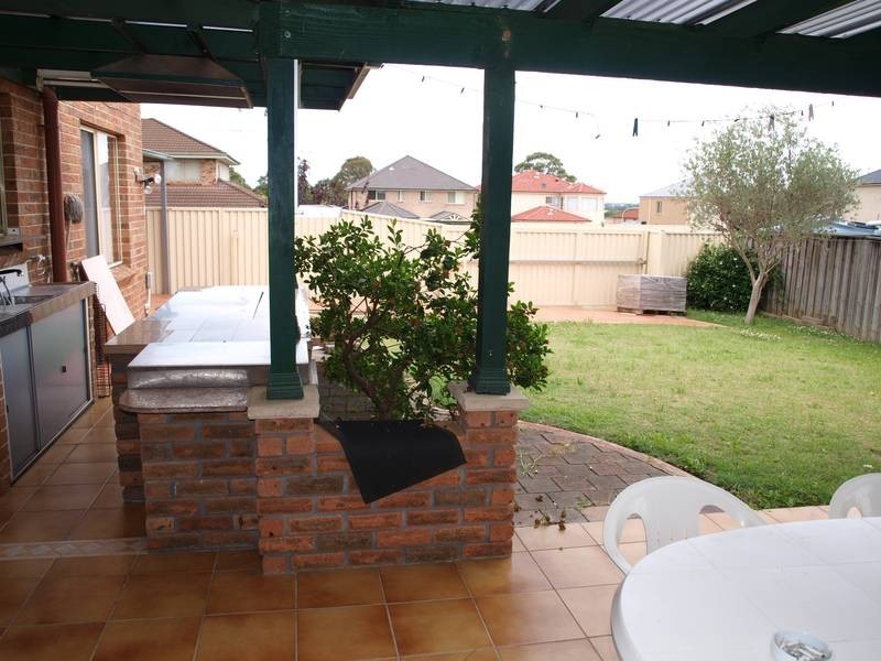 9 Monarch Place, Quakers Hill NSW 2763