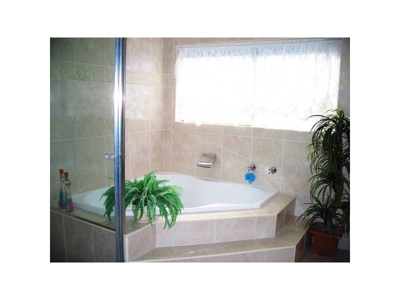 12 Acacia
Ave, Raymond Terrace NSW 2324