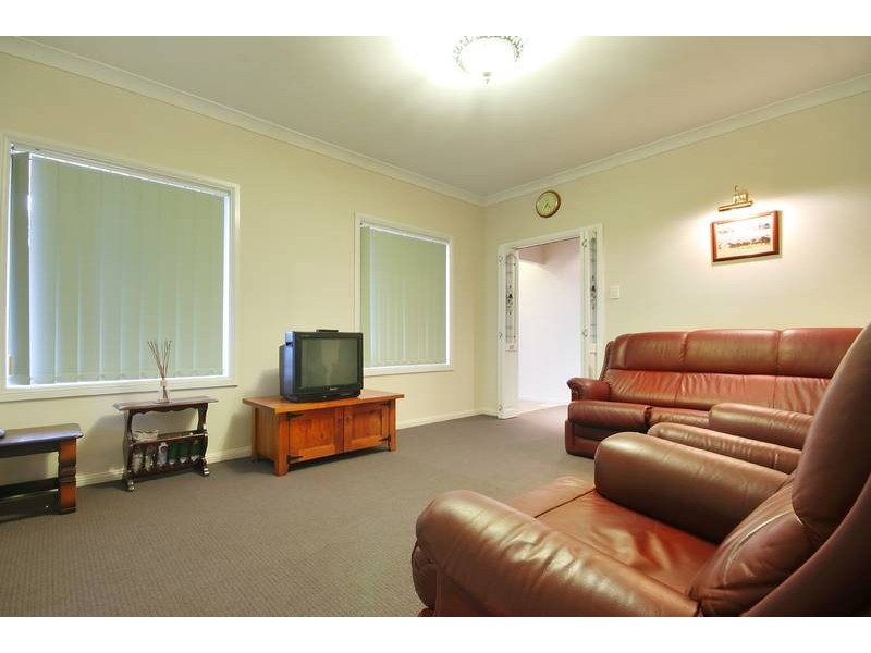 13 The Lakes Drive, Glenmore Park NSW 2745