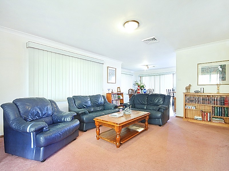 18 Bluebell Close, Glenmore Park NSW 2745