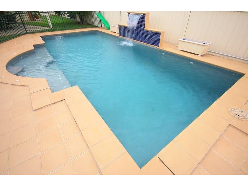 13 Woodlands Drive, Glenmore Park NSW 2745