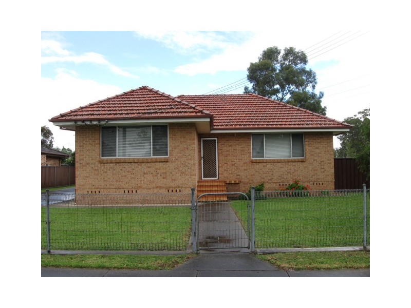 2 Clucas rd, Dharruk NSW 2770