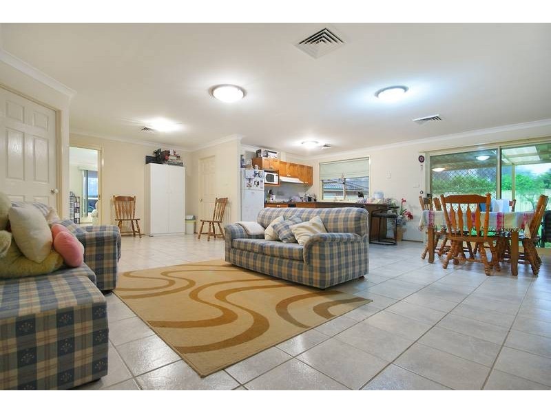 7 Binnet Place, Glenmore Park NSW 2745