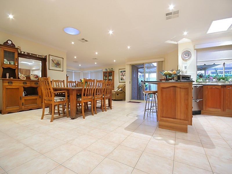 184 Ridgetop Drive, Glenmore Park NSW 2745