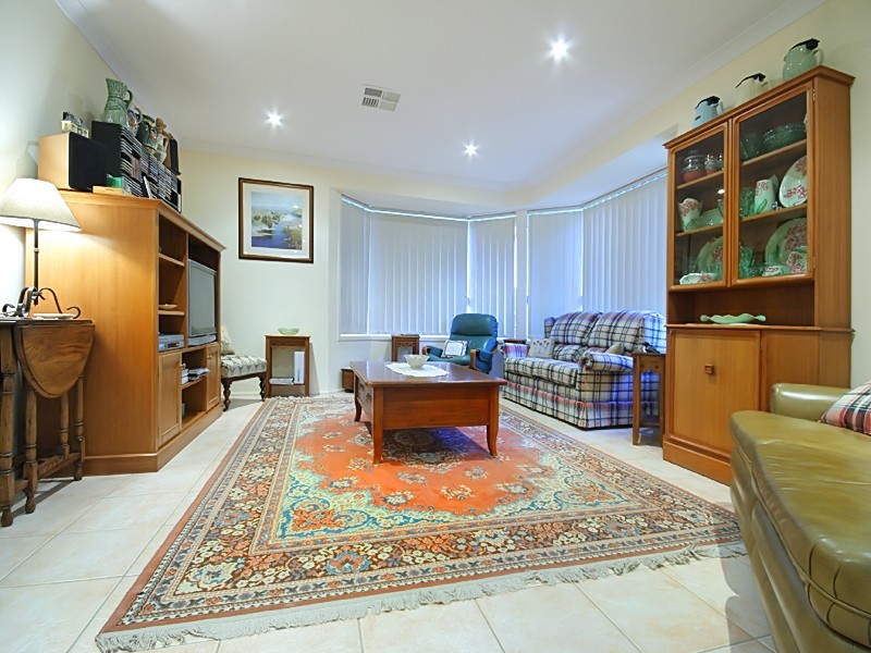 184 Ridgetop Drive, Glenmore Park NSW 2745