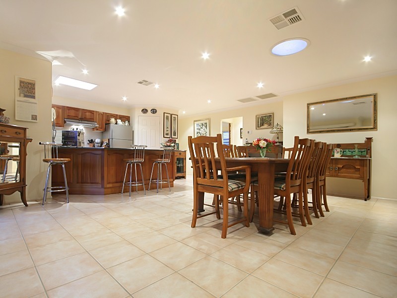 184 Ridgetop Drive, Glenmore Park NSW 2745