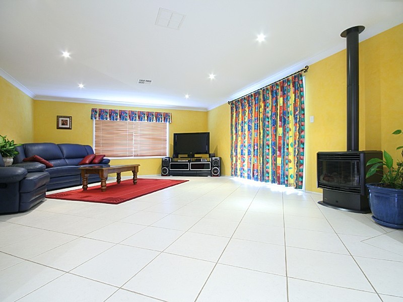 4 Bangalla Parade, Glenmore Park NSW 2745