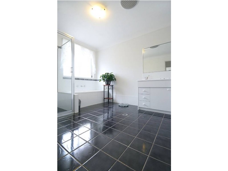 4 Bangalla Parade, Glenmore Park NSW 2745