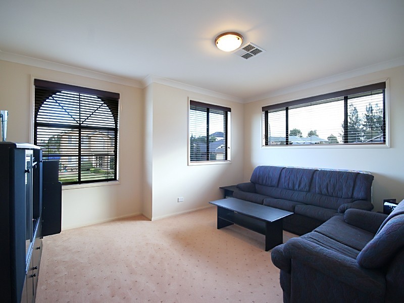 9 Roseville Terrace, Glenmore Park NSW 2745