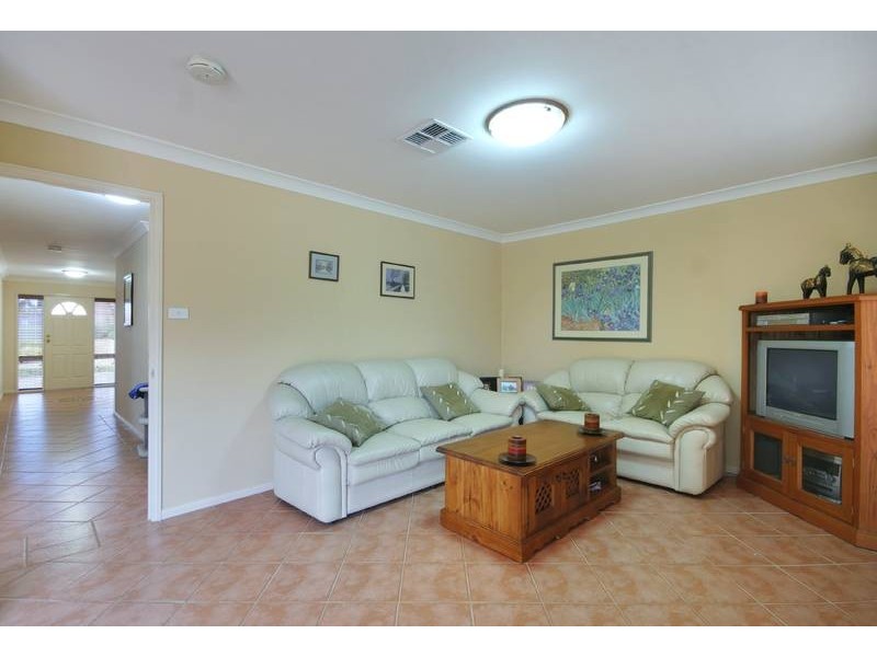 9 Roseville Terrace, Glenmore Park NSW 2745