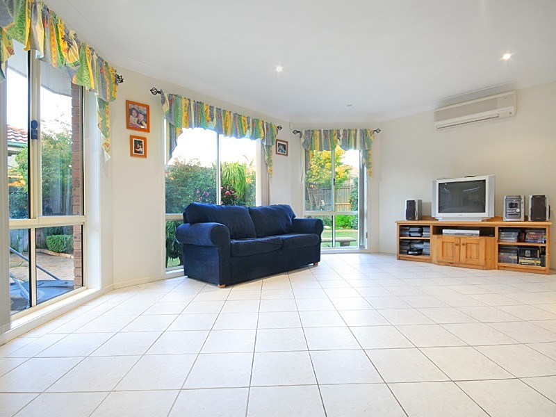 7 Woburn Place, Glenmore Park NSW 2745