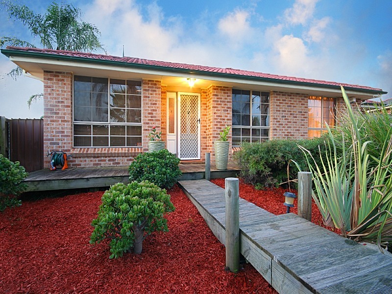 2 Bluewren Close, Glenmore Park NSW 2745
