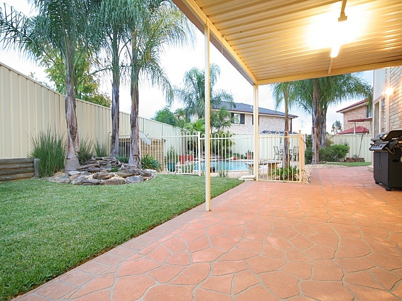 7 Kingsfield Ave, Glenmore Park NSW 2745