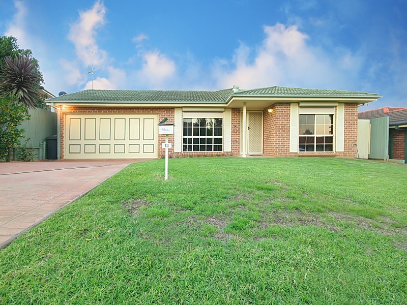13 Pardalote Place, Glenmore Park NSW 2745