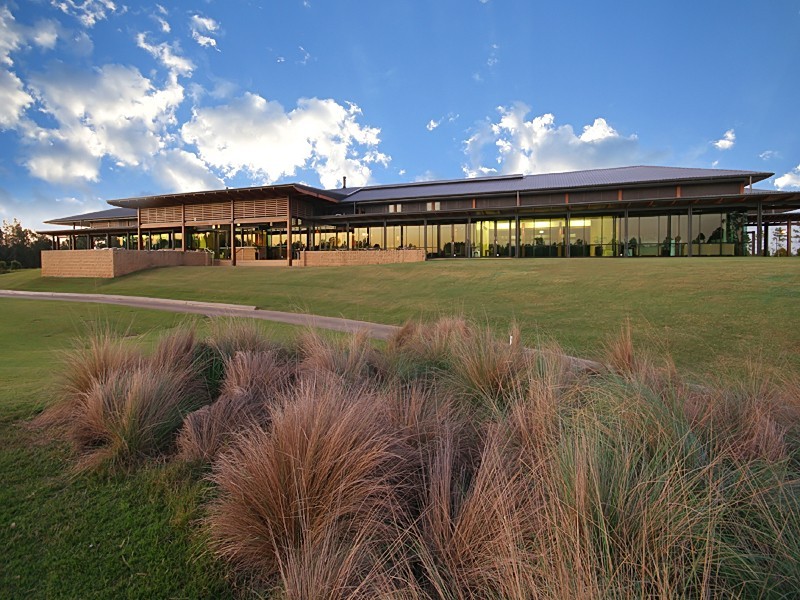 8 Portrush Cres, Luddenham NSW 2745