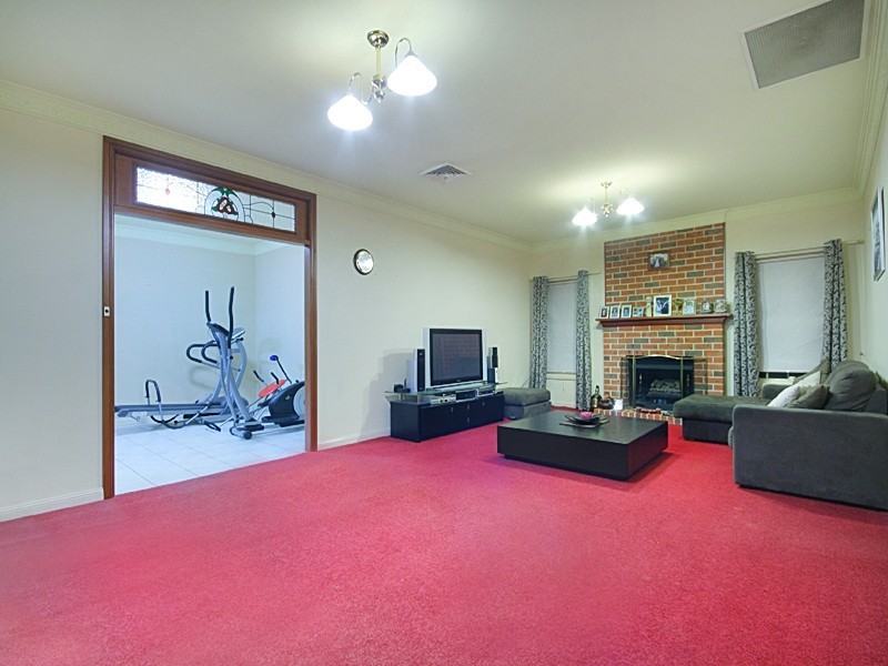 1 Acacia Avenue, Glenmore Park NSW 2745