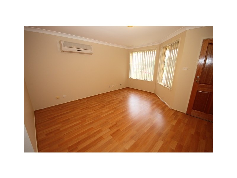 12 Kenneth Slessor Drive, Glenmore Park NSW 2745