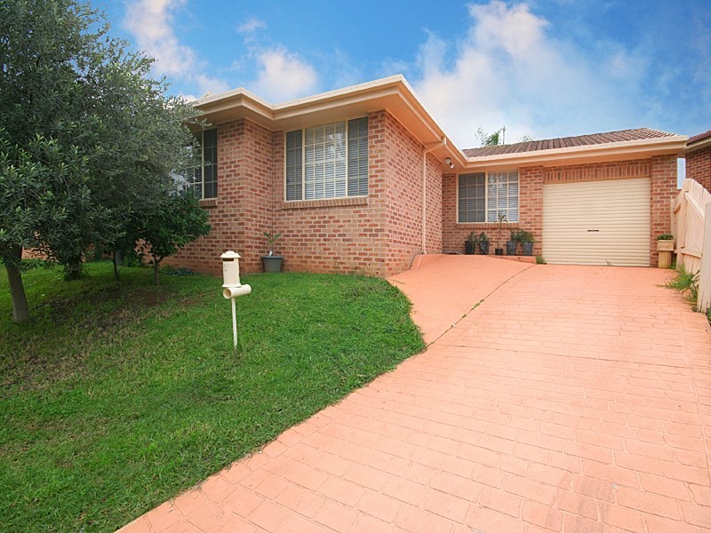 10 Cowan Place, Glenmore Park NSW 2745