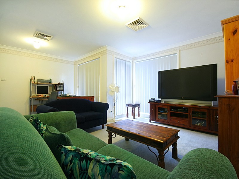 4 Dutba Place, Glenmore Park NSW 2745