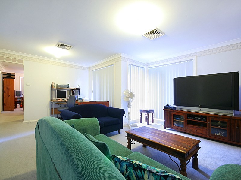 4 Dutba Place, Glenmore Park NSW 2745