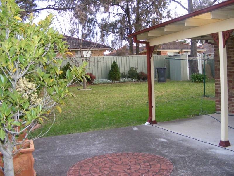 6 Mari Close, Glenmore Park NSW 2745