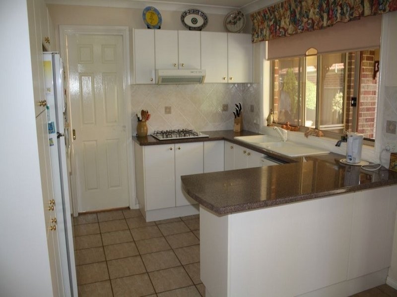 6 Mari Close, Glenmore Park NSW 2745