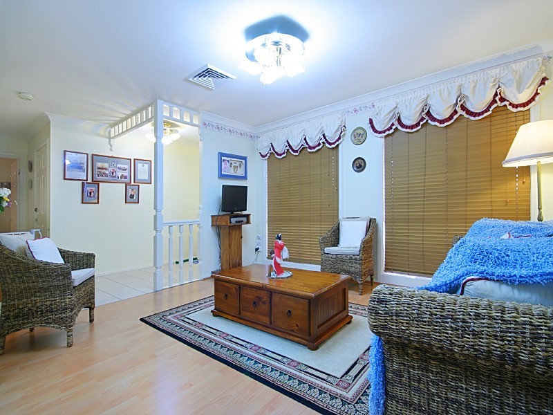 6 Dutba Place, Glenmore Park NSW 2745