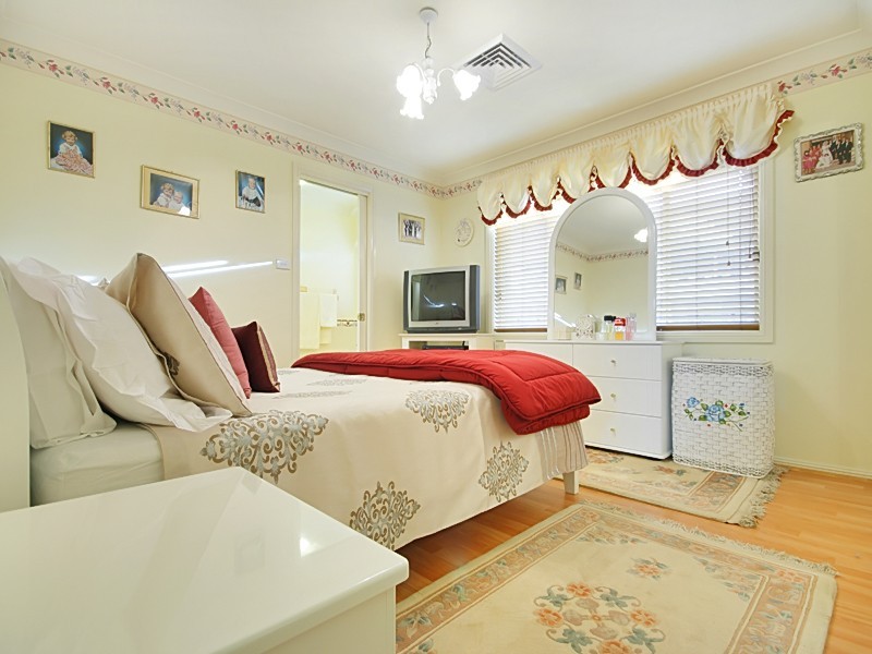 6 Dutba Place, Glenmore Park NSW 2745