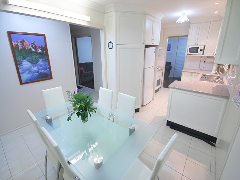 18 Michele Avenue, Cambridge Park NSW 2747